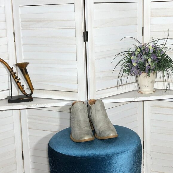 Qupid Cowboy Ankle Boots Leather Taupe Gray Block Heel Size 8 - Picture 2 of 5